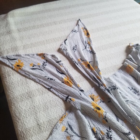 Maurices Floral Dress Shirt HARVEST Flower Flowy Sleeved Blouse Autumn Essential - Picture 3 of 9